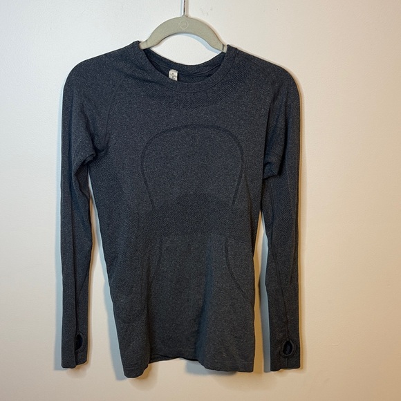 lululemon athletica Tops - Lululemon Athletica Charcoal Heather Long Sleeve